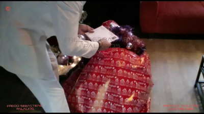 Ibu, saya mendapat hadiah Krismas saya berbulu perang ibu jalang dengan pantat besar gila tentang zakar